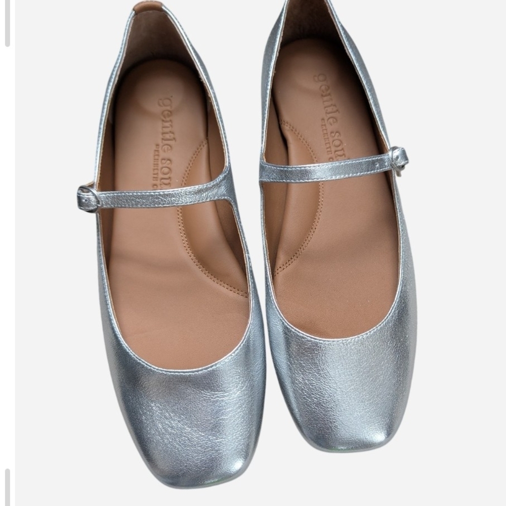 Gentle Souls Women's Silver Dress Shoes - Picture 2 of 11
